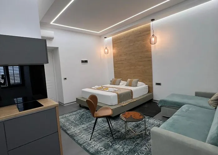 Luxury Marina Apartments